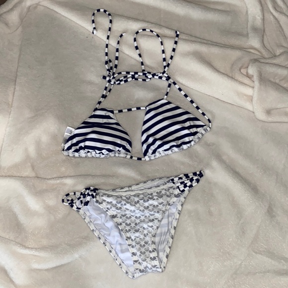 COPY - O’Neill bikini set - Picture 2 of 14